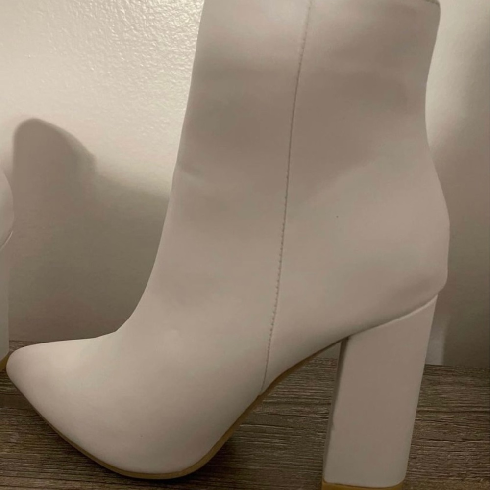 White boot heels